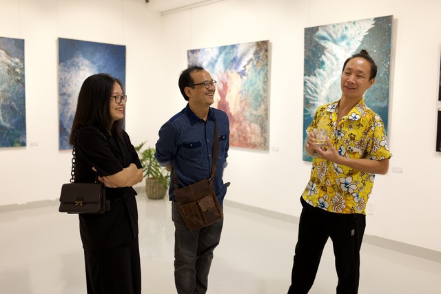 Dạo cõi rất riêng trong 'Câu chuyện tình yêu' của họa sĩ Hùng Rô